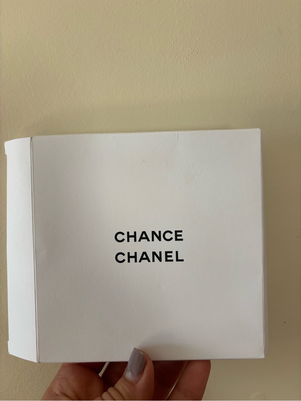 CHANEL Chance Round Velvet Pouch in Light Purple - Picture 2 of 5